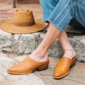 Tecovas Caramel Sophie mules